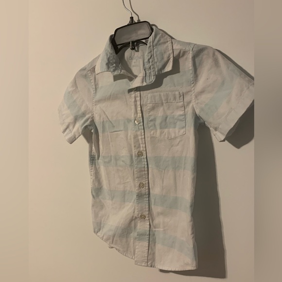 Cat & Jack Boys Short Sleeve Button Down - Picture 2 of 4